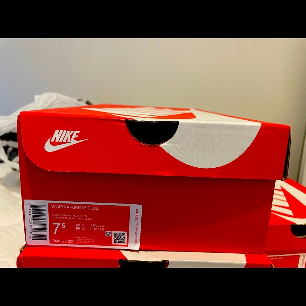 Women’s Vapormax plus rose gold